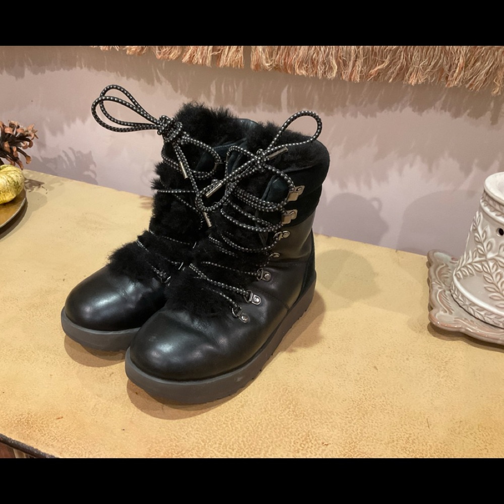 UGG VIki Waterproof Boots